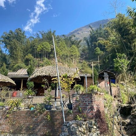 Sue Pa Family Trekking Homestay Sa Pa Exterior photo